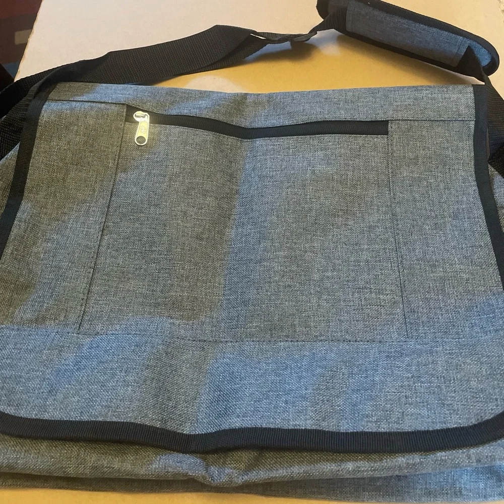 NWOT - Heather Grey Laptop Messenger Bag | Padded Crossbody Shoulder Briefcase